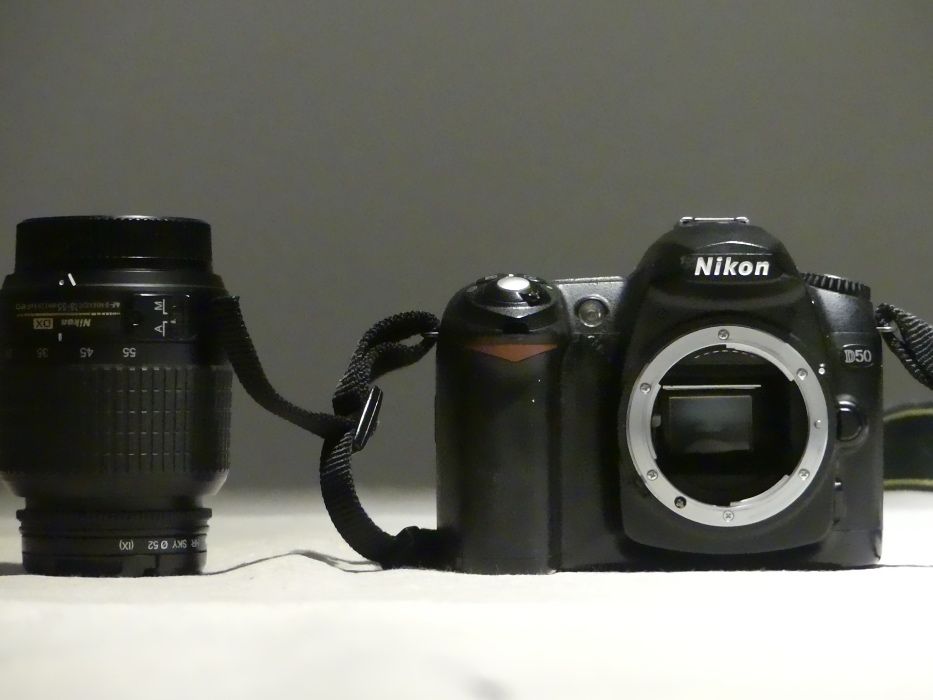 Máquina fotográfica Nikon D50 + oferta 2 cartões de memória