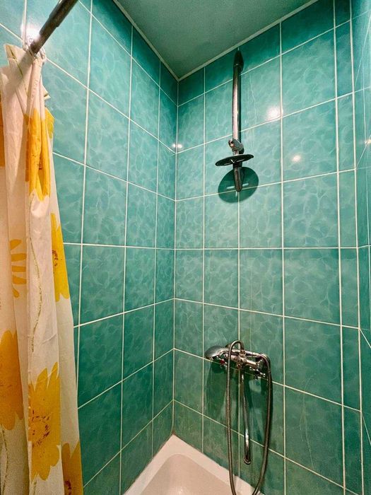 YY S4 Сдам смарт-квартиру Воробйові Гори вул. Чернівецька 5