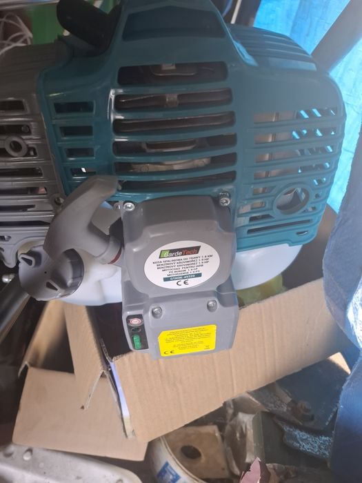 Kosa spalinowa z rozrusznikiem elektrycznym