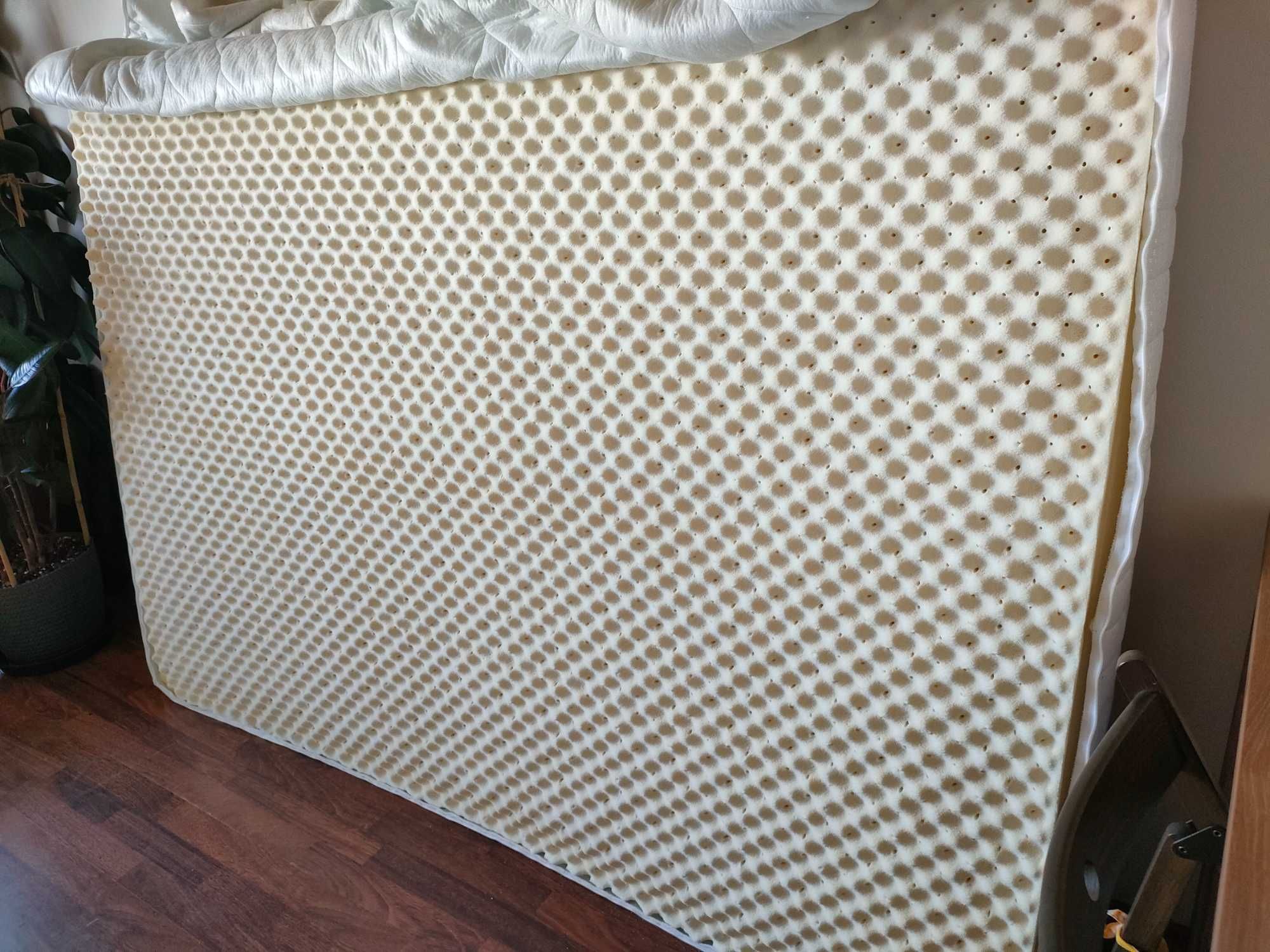 Materac 140x200 Hilding Zorba średnio- twardy