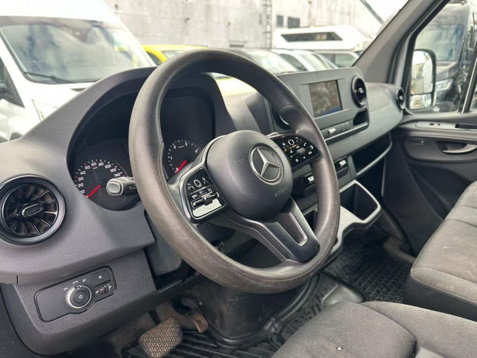 Mersedes-benz sprinter 319