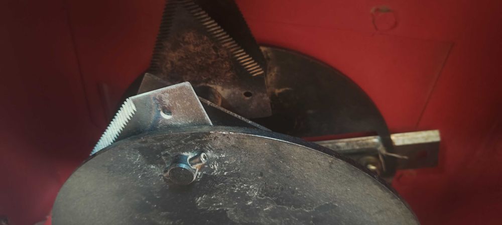 Rozdrabniacz do gałęzi spalinowy