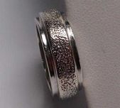 Srebrna podwójna obrączka diamentowana ozdoba R.14. szerokość 7,3 mm.