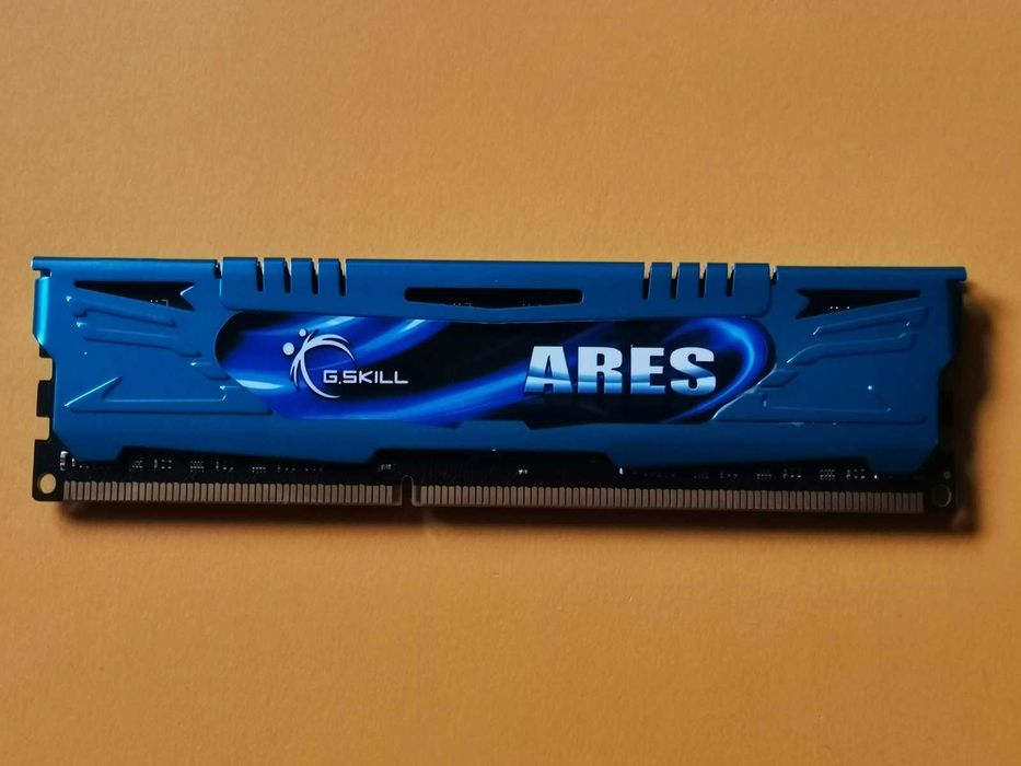 DDR3 8GB G.SkiLL ARes 2400 -Komputer