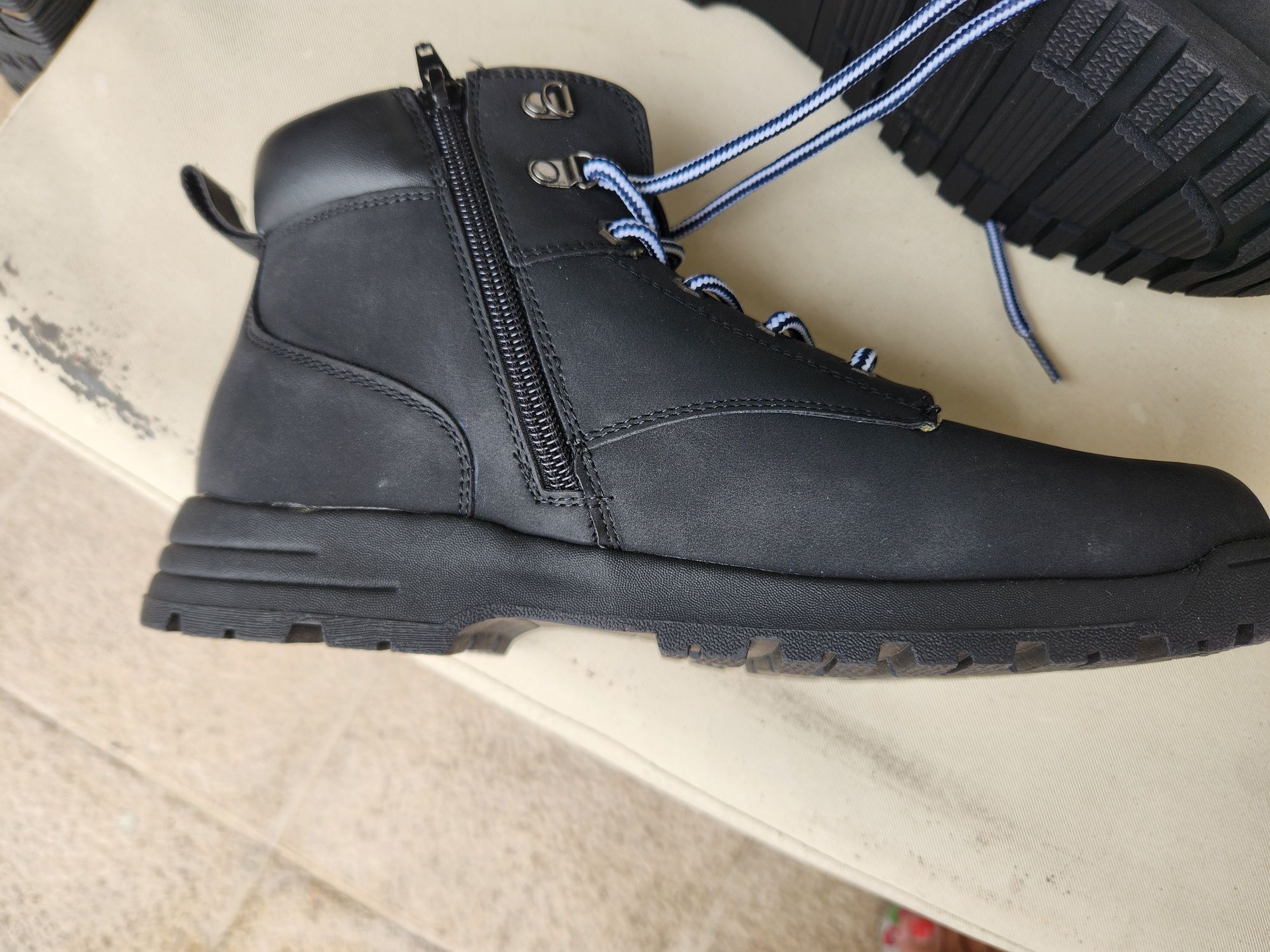 Tenis bota,novo tam 36,crianca pretos