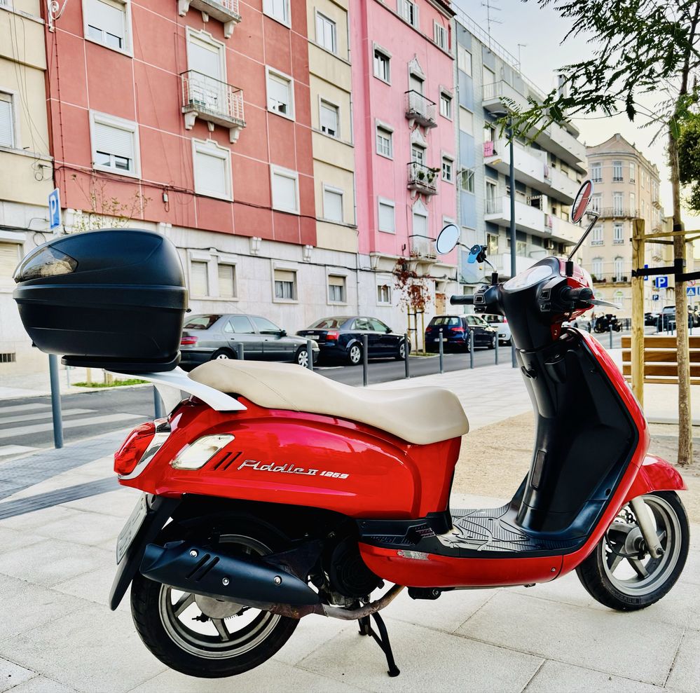 LINDA SCOOTER Sym FIDDLE 2 125S 2011 com 25mil kms apenas!