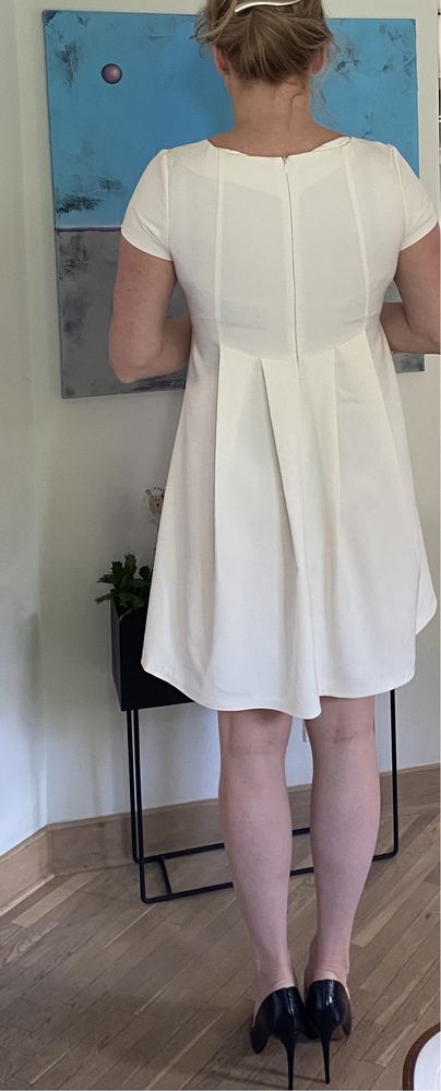 Biała sukienka Nor-bi rozm.40 plisowany tył