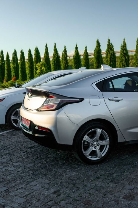АВТО Chevrolet Volt 2016