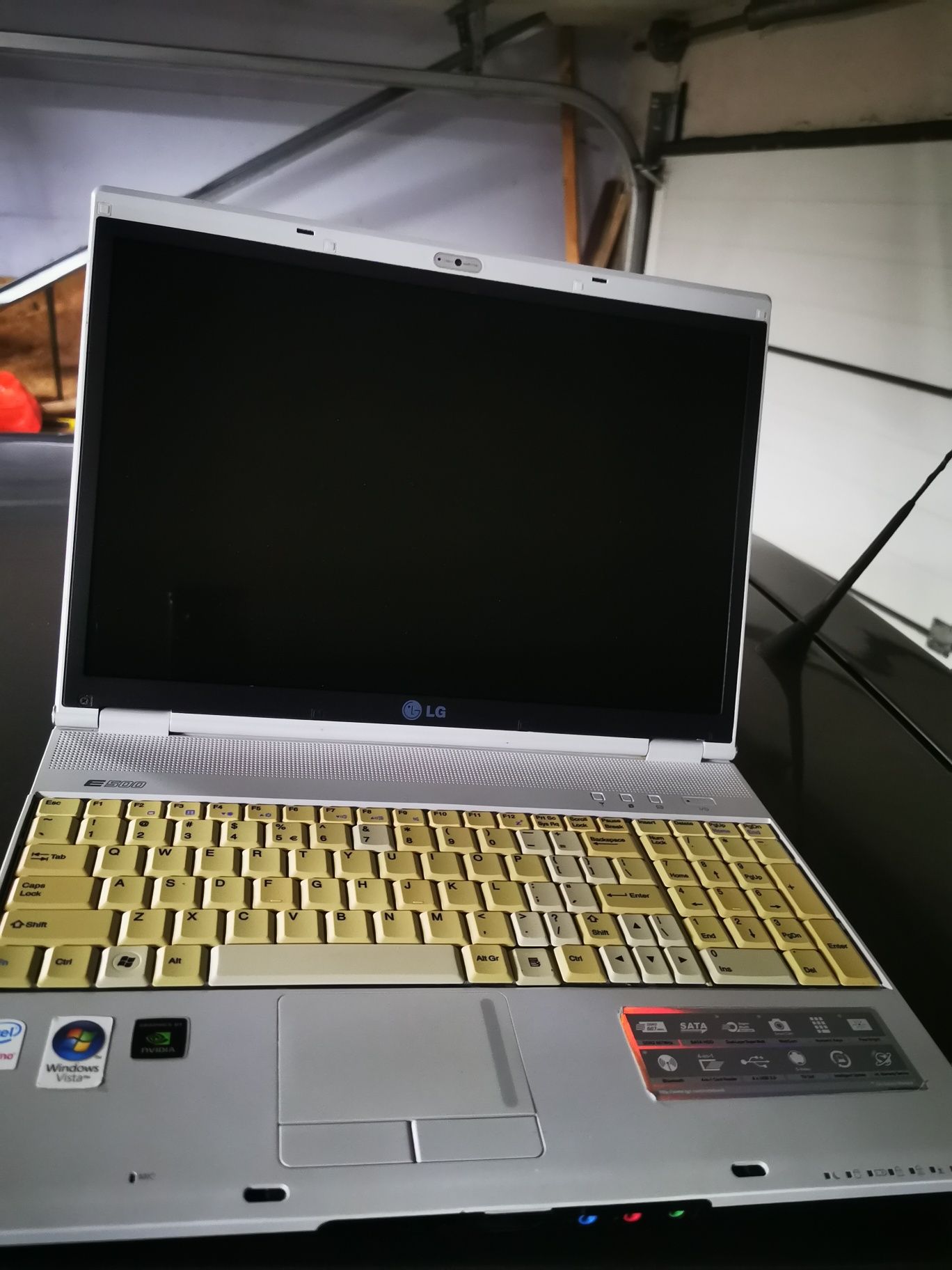 Laptop LG model E500