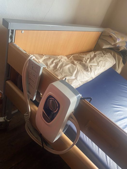 Cama articulada elétrica com elevação