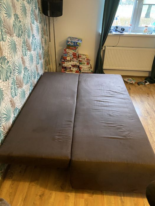 Wygodna kanapa rozkładana z funkcją spania – stan bardzo dobry