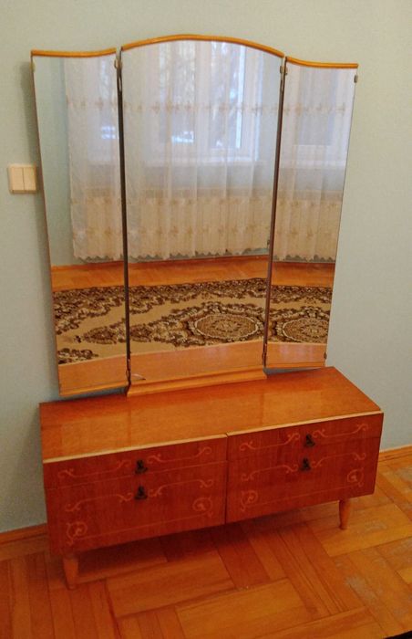 Продам трюмо, зеркало