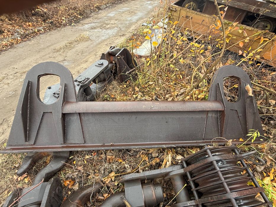 Траверса крановая / редуктора / крюки