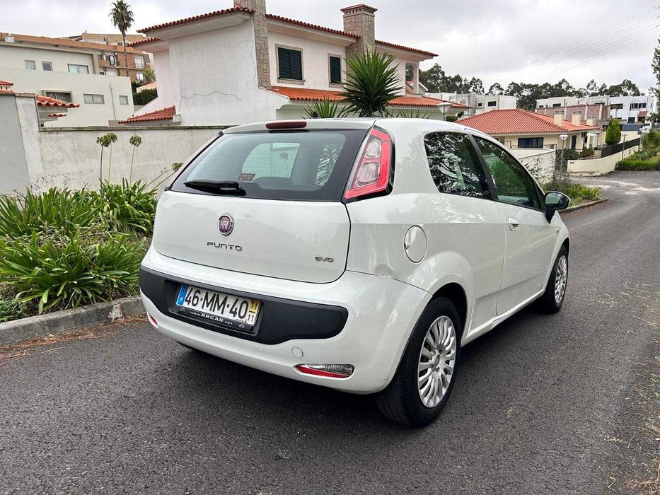 Fiat Punto Evo 1.3 Multijet (5 lugares )