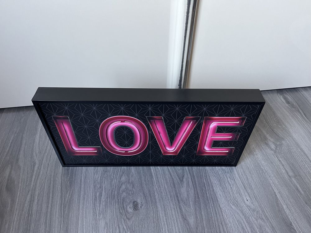 Картина Love з підсвіткою