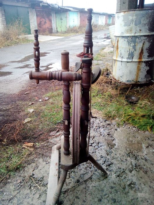 Старовинна прялка для музеїв виставок. любителів старини.