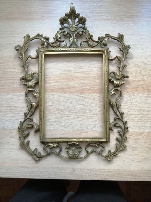 moldura em latão trabalhado muito antiga