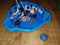 Beyblade арена (оригинал) и сет бейблейдов