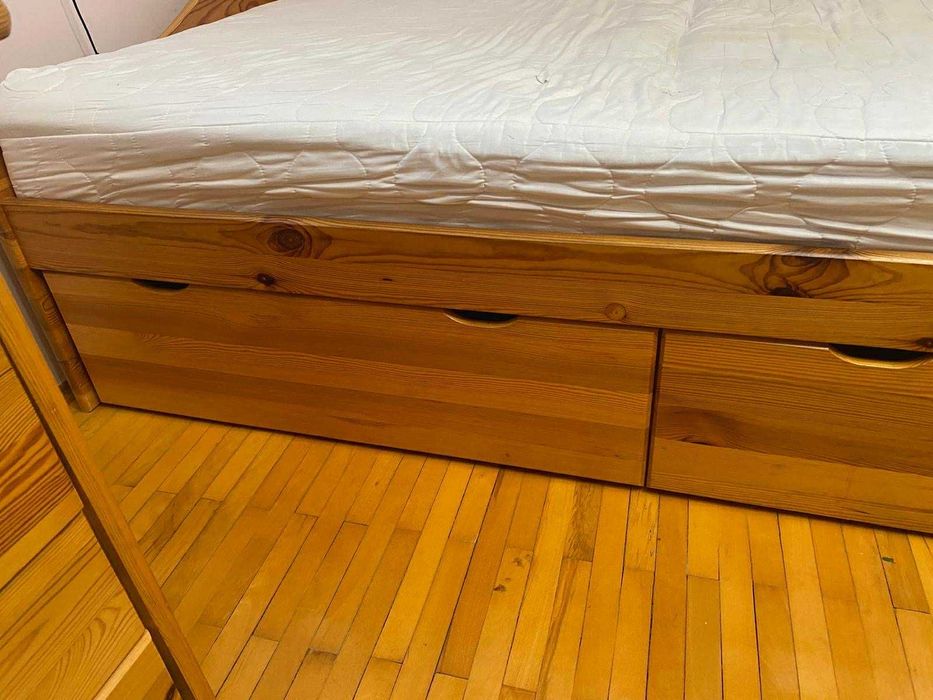 Łóżko drewniane z szufladami 90x200 z materacem