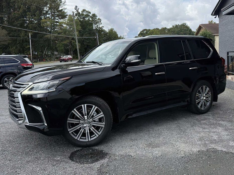 Lexus LX 570      2017