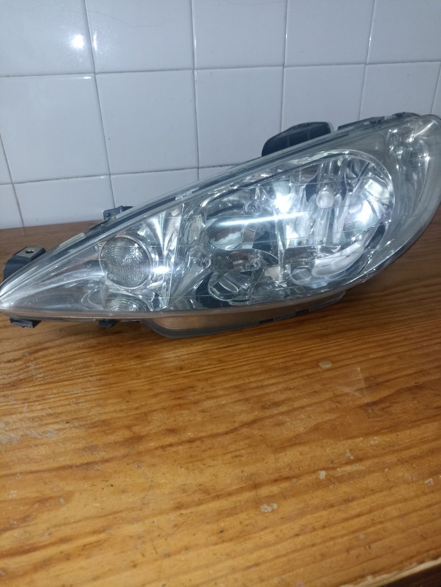 Faróis para Peugeot 206