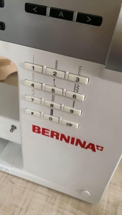 Швейна машинка Bernina B330