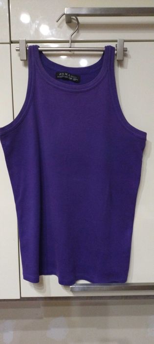 Top w kolorze fioletowym - ZARA.
