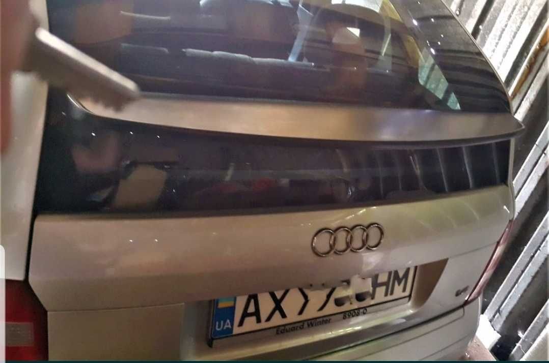 Автомобиль AUDI A2