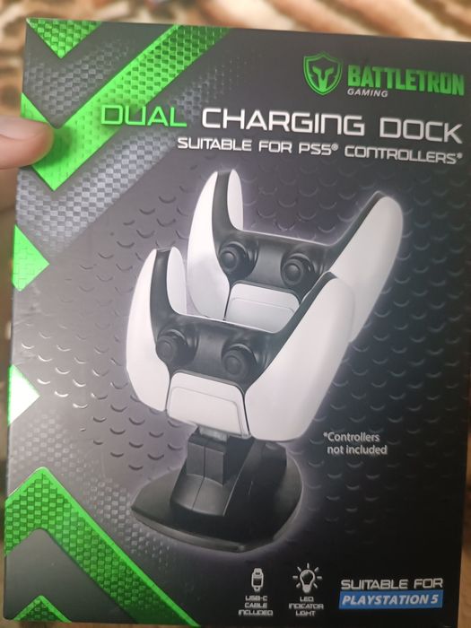 Продам зарядку для PS5