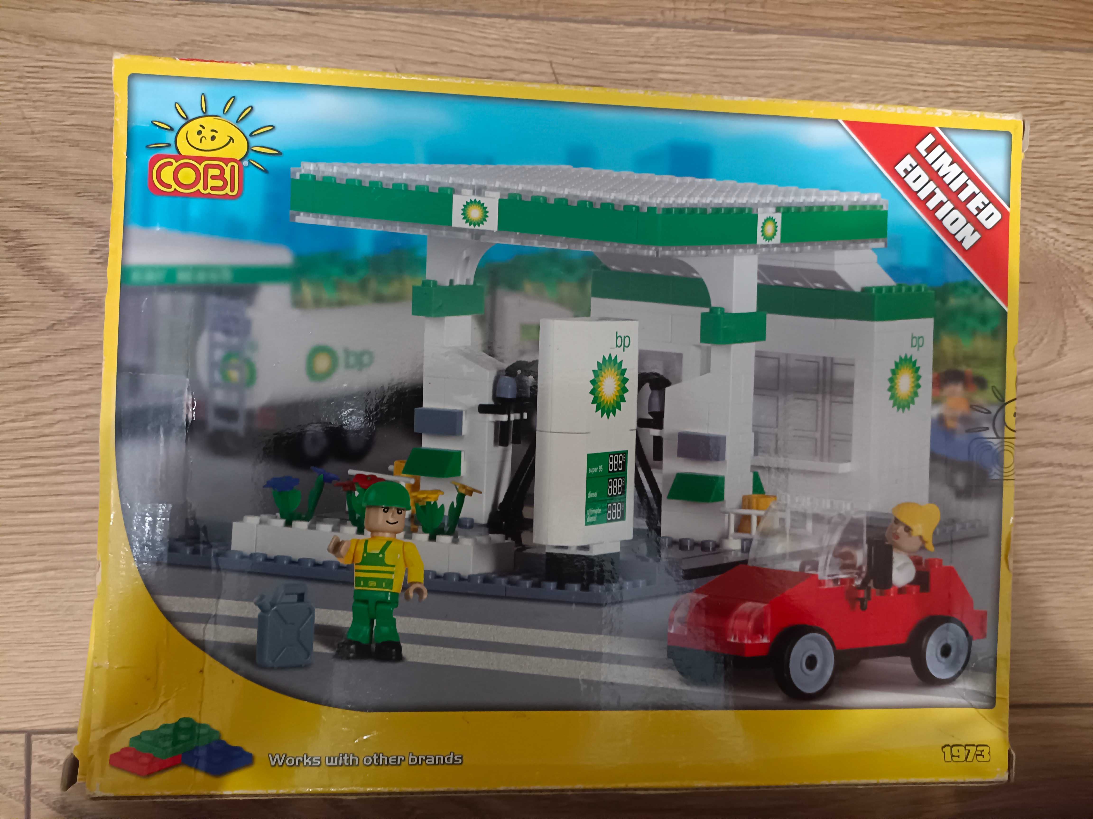 Zestaw klocki LEGO, stacja benzynowa bp