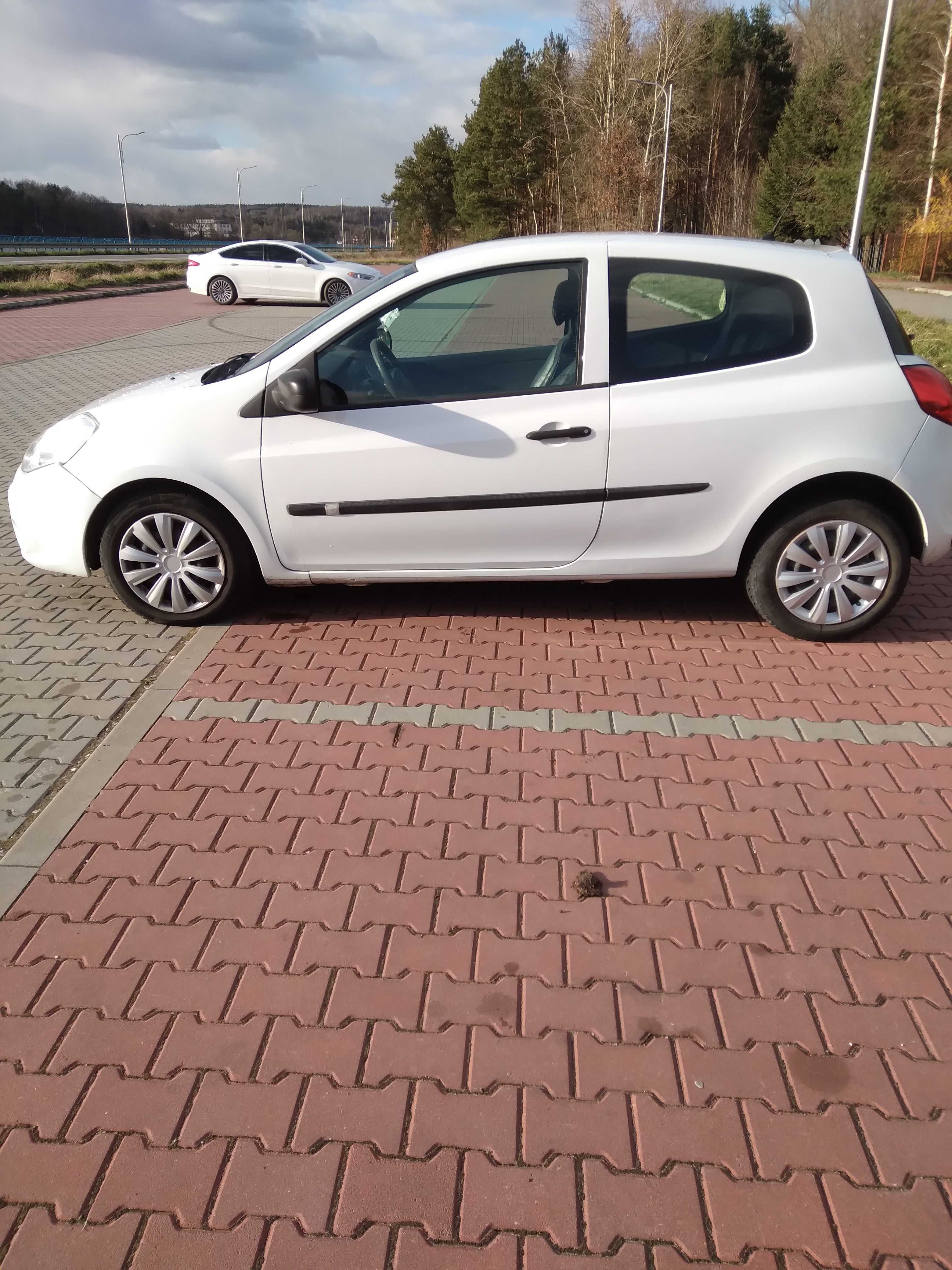 Sprzedam renault clio 3 2011
