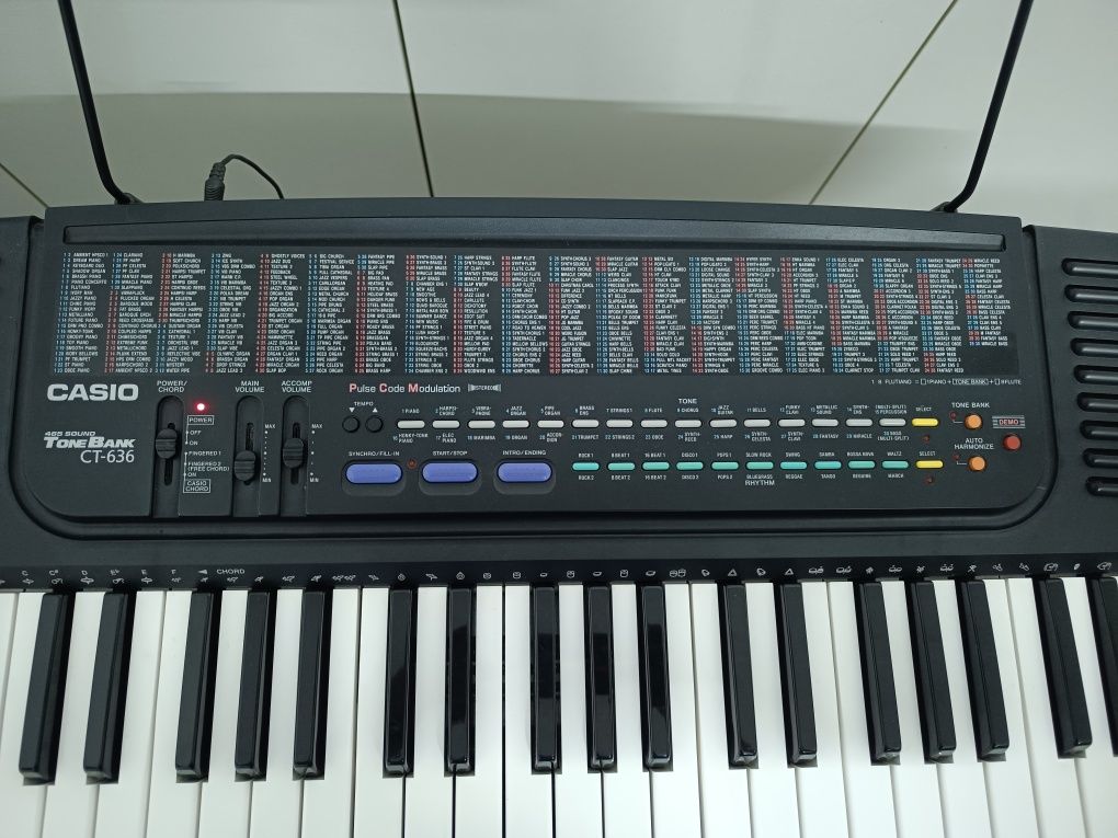 Piano elétrico Casio Tone Bank CT 636