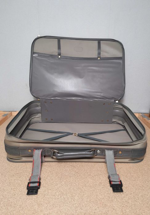 Великий дорожний чемодан.Валіза.Кейс.60 літрів