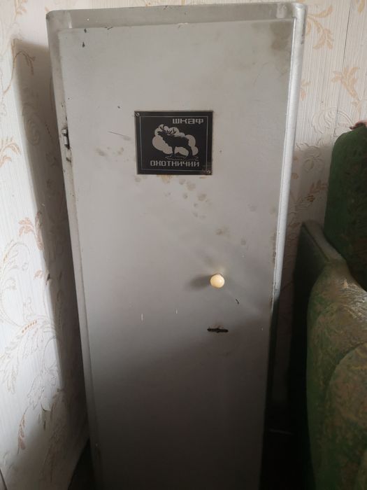 Шкаф охотнічий б/ у, виробник ссср.