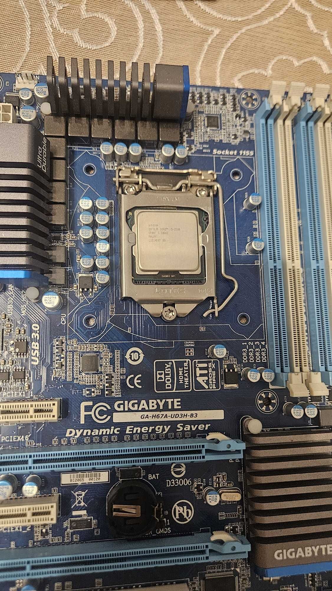 Gigabyte GA-H67A-USB3-B3 Rev 1.0 + UD3H-B3 Rev 1.1 + 2x Intel i5-2500