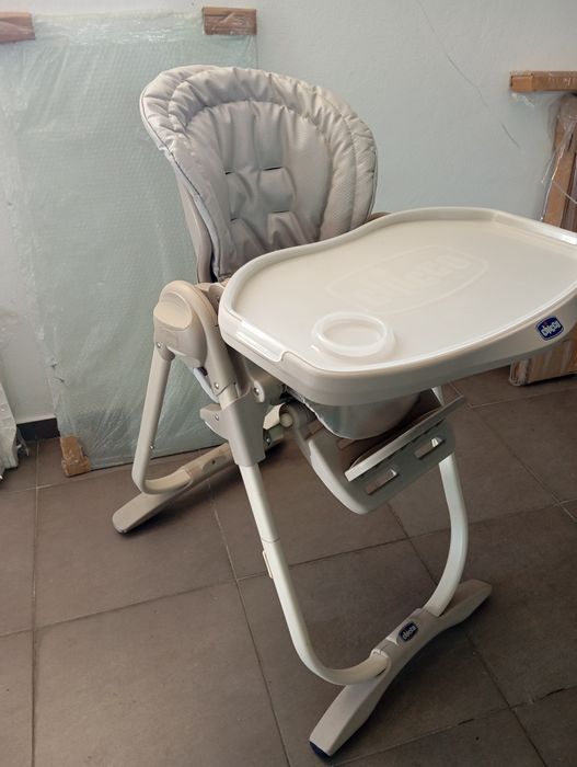 Cadeira da marca Chicco para refeição e/ou espreguiçadeira do bebé