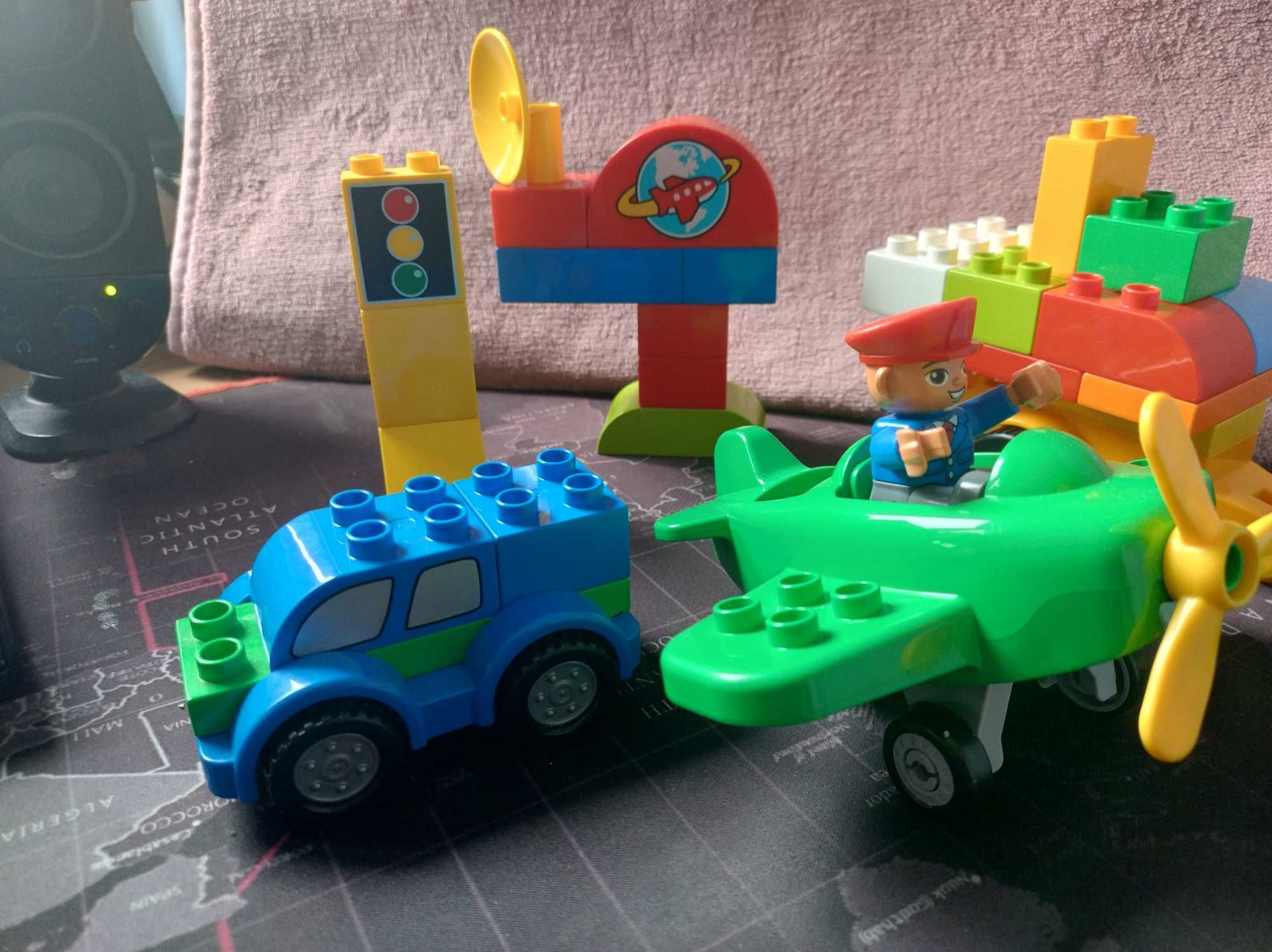 Lego Duplo pojazdy traktor samochód samolot