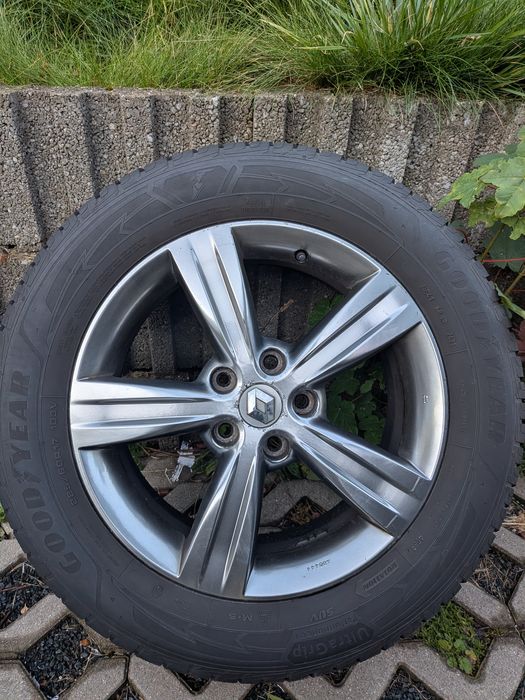 Felgi aluminiowe Renault 17 cali z oponam wielosezonowych GoodYear