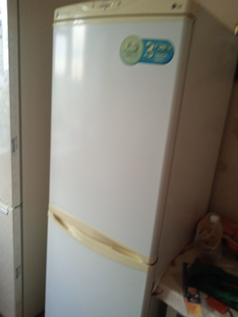Холодильник     LG