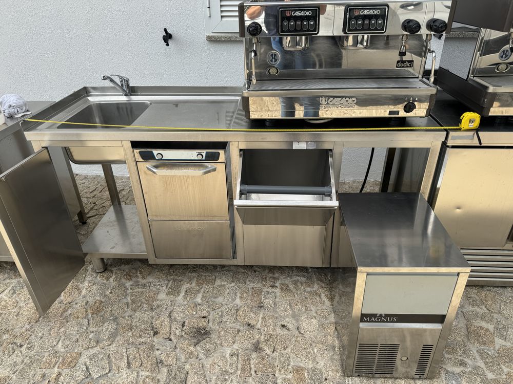 Bancada em inox para maquina de cafe , M.gelo M.chavenas