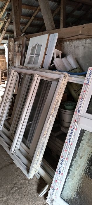 Okna z rozbiórki i dzwi