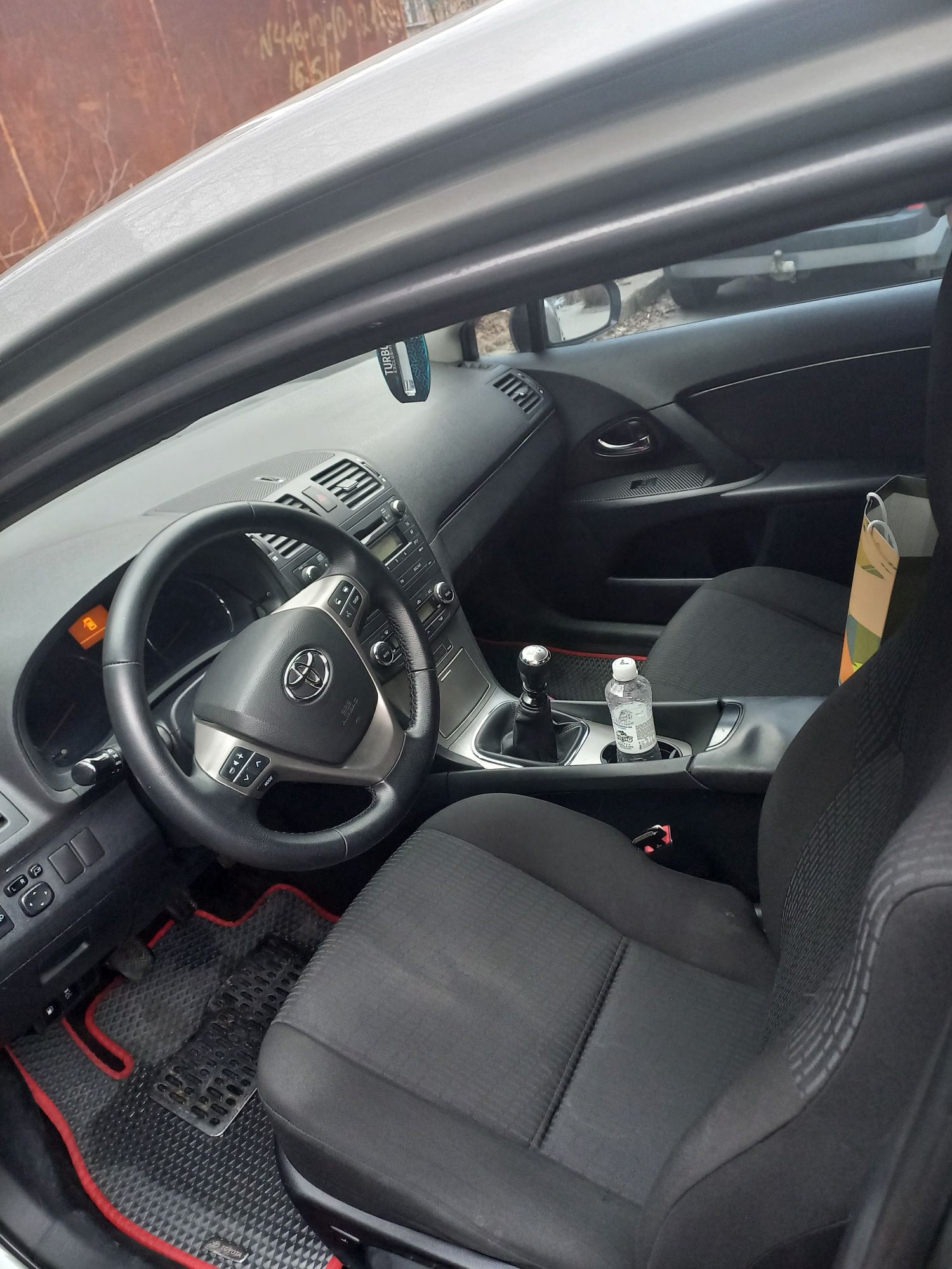 Продам машину Toyota Avensis 2011  газ/бензин