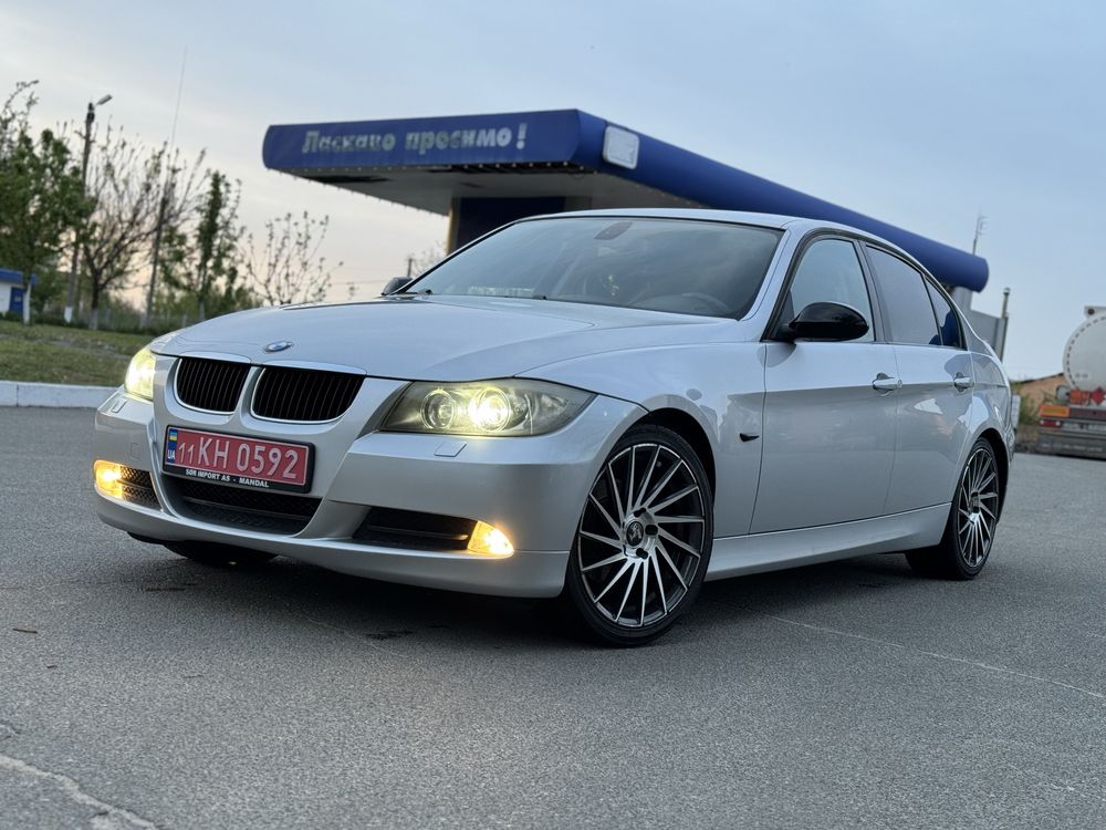 Продам BMW 3 series E90