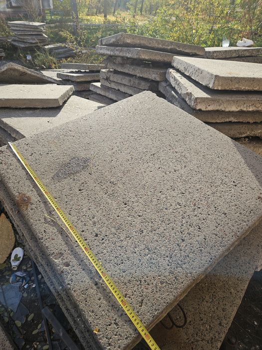 Бетоні плити, армовані 100*100*9, близько 120 штук