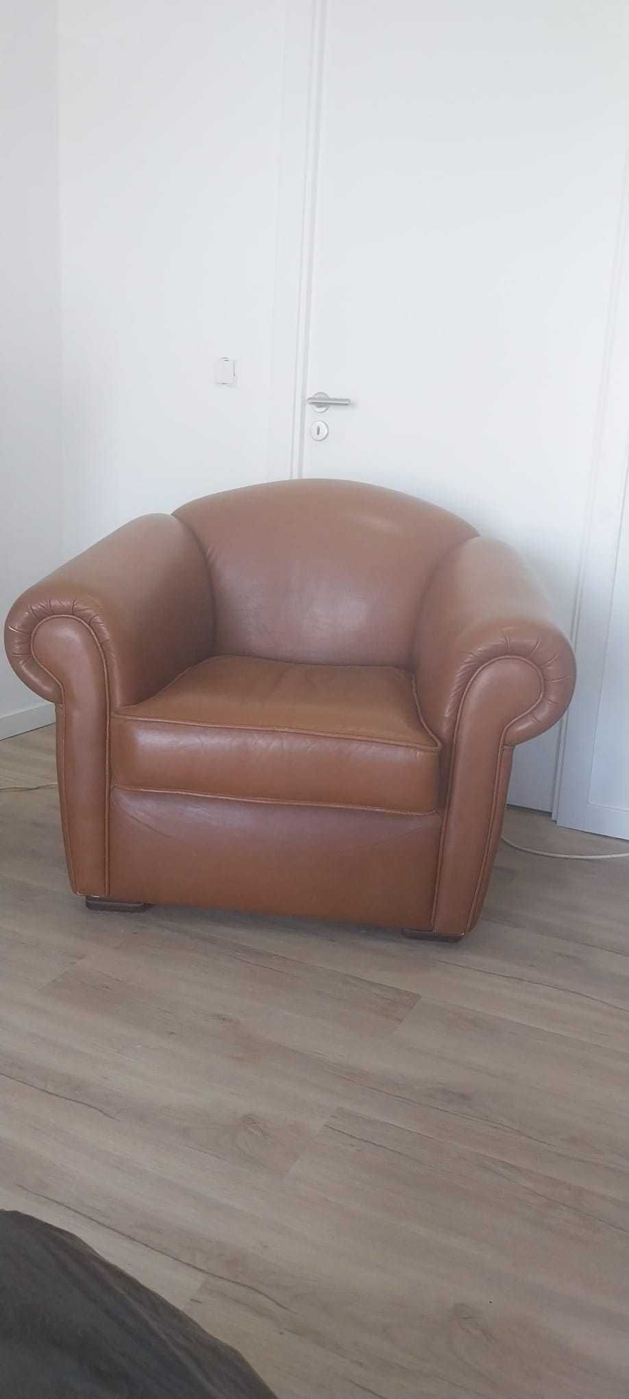 Sofá 2 Lugares + Poltrona em Pele Natural Castanha
