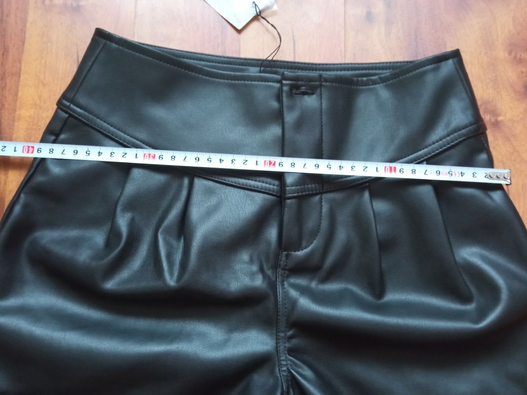 Spodenki ze eko-skóry r. XS/S r.36 Nowe! TopSecret