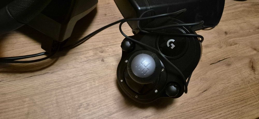 Kierownica Logitech G920  700 zł komplet