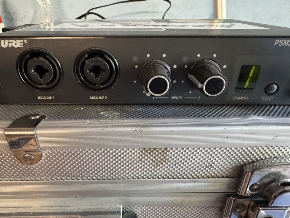 Shure PSM 200 - Monitor douszny.