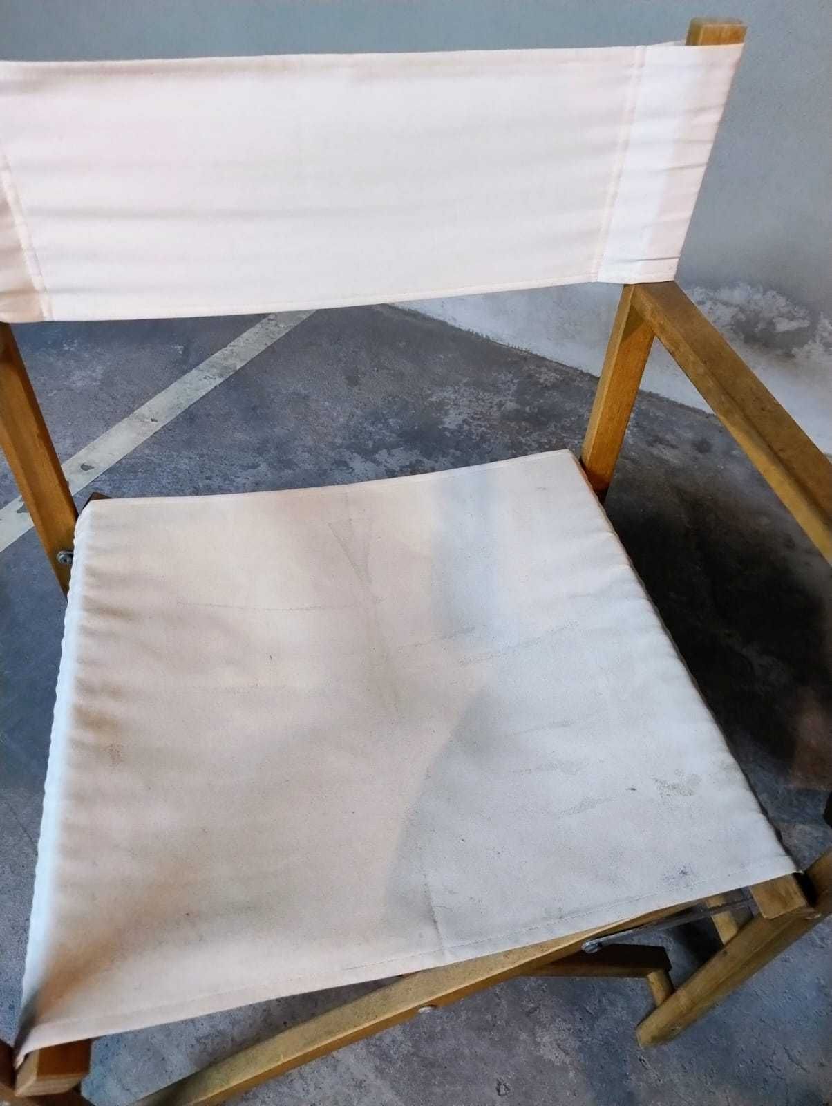 Mesa com 2 cadeiras de Jardim