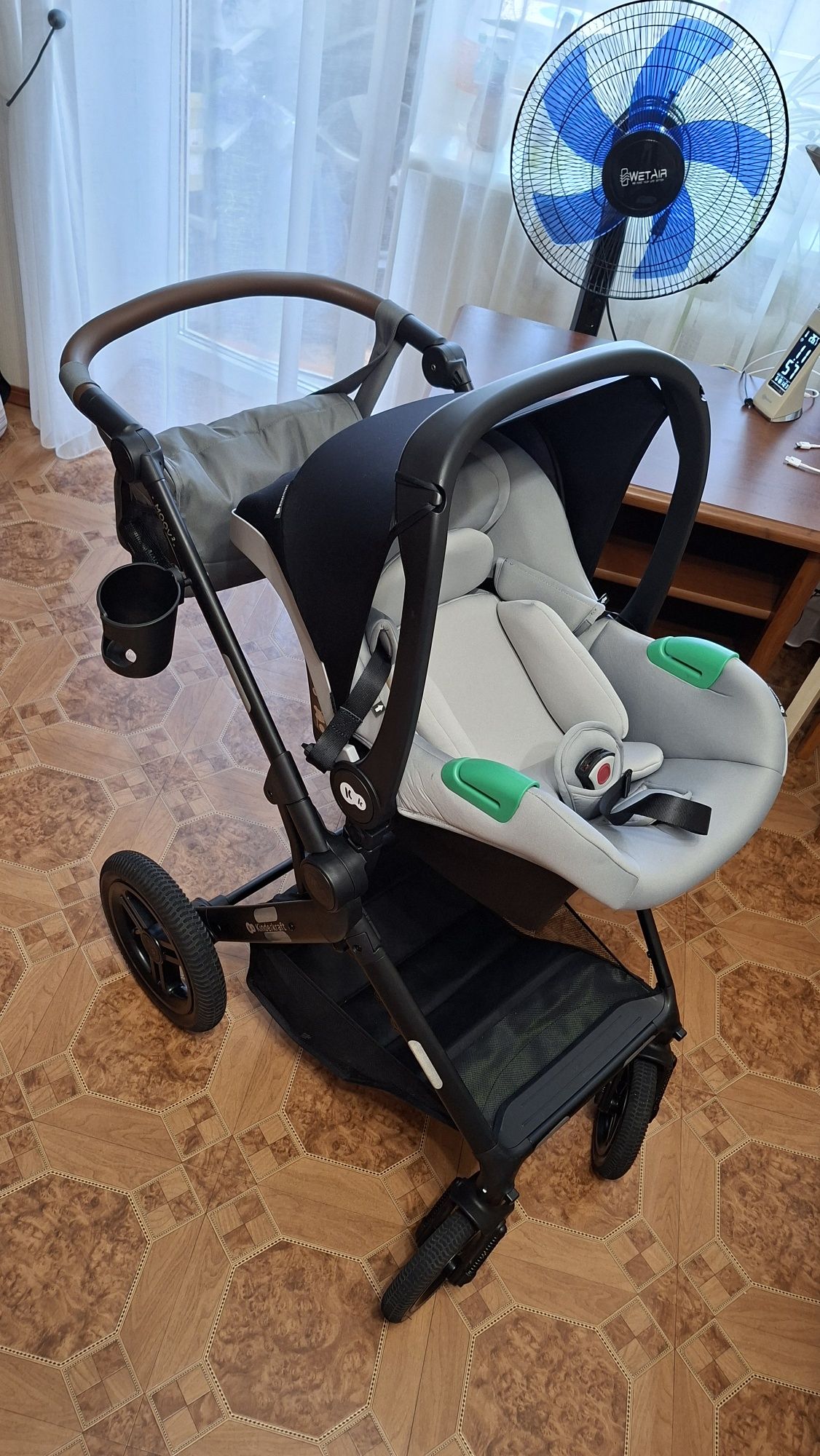 Коляска Kinderkraft Moov 2 Air 3 в 1